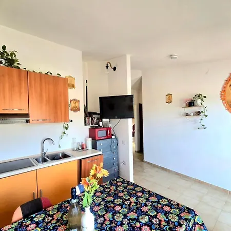 Stylish With Views 4 Min Walk To The Beach!! Lägenhet *