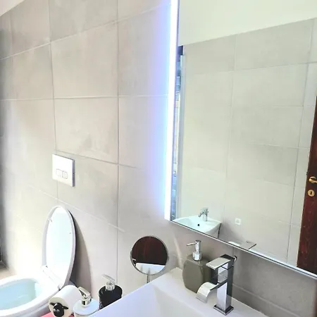 Stylish With Views 4 Min Walk To The Beach!! Lägenhet