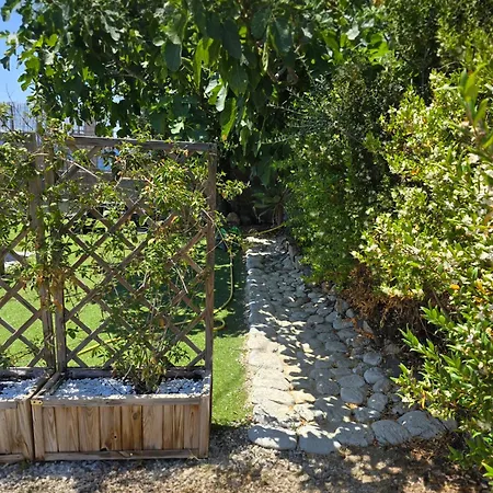 Lentu Seaview Balcony Home - 5 Min Walk To The Beach Appartamento