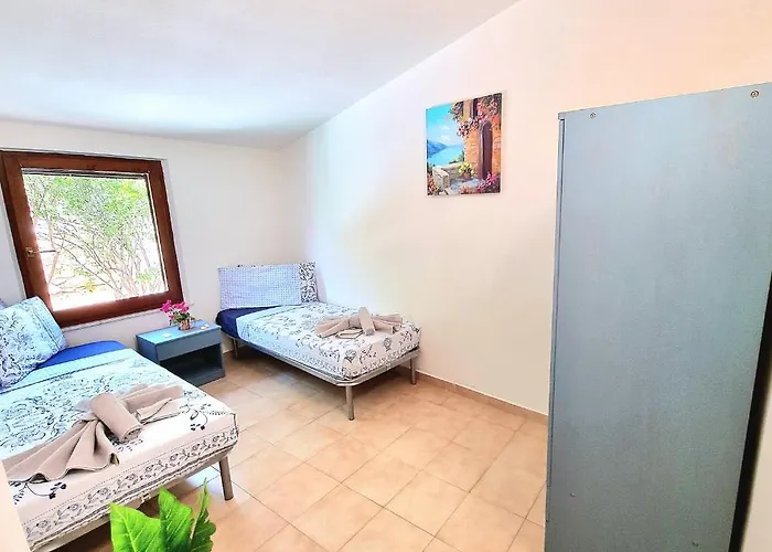 Stylish With Views 4 Min Walk To The Beach!! *
